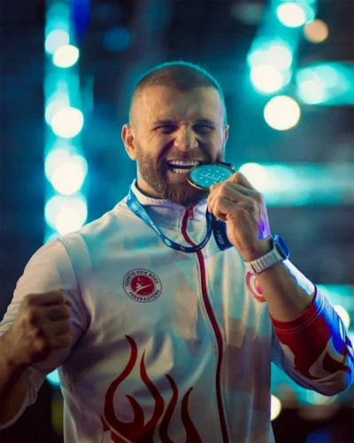 Kadir Yıldırım, Bolu’da Maç Yapmadan 32. Kez Türkiye Kick Boks Şampiyonu Oldu