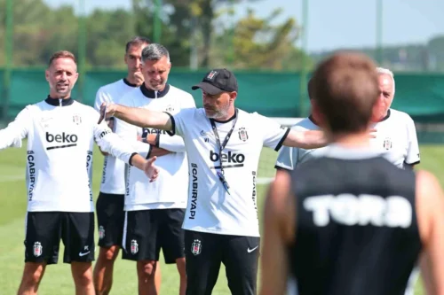 Beşiktaş’ta Midtjylland Rövanşı Hazırlıkları Sürüyor: Taktik ve Kondisyon Antrenmanı
