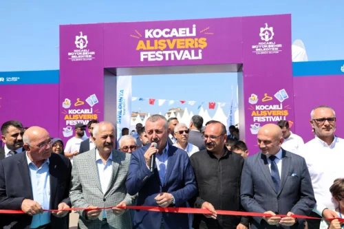 Başkan Büyükakın 4. Gebze Alışveriş Festivali’ni Açtı: İndirimli Alışveriş Başladı