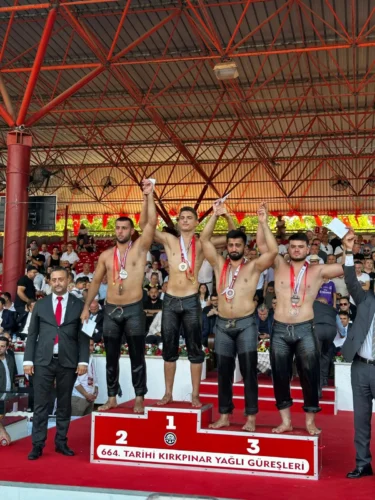 Kocaeli Kağıtsporlu Seçkin Duman, Kırkpınar’da Başpehlivanlıkta Üçüncü Oldu