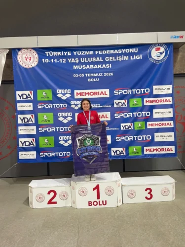 Çayırova ÇESK Yüzücüleri Bölge Şampiyonasından 25 Madalyayla Döndü