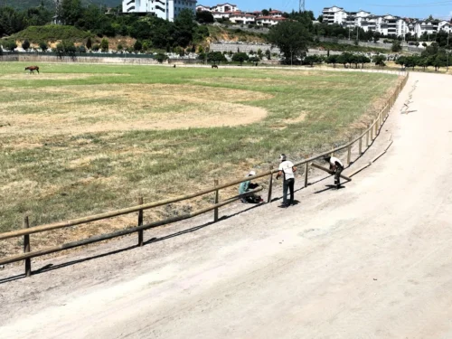 Kocaeli Gölcük Rahvan At Tesisi Kapsamlı Bakımla Yenileniyor: Güvenli Yarışlar ve At Sağlığı Ön Planda