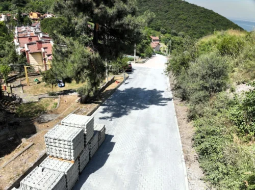 Gölcük Halıdere’de 3 Sokak Parke Yol Yenileme Çalışması Tamamlandı