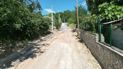 İzmit Belediyesi’nden Akmeşe’ye Uzun Ömürlü ve Güvenli Beton Yol