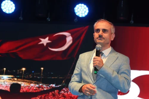 Çayırova 15 Temmuz Demokrasi ve Milli Birlik Günü’nde Tek Yürek Oldu