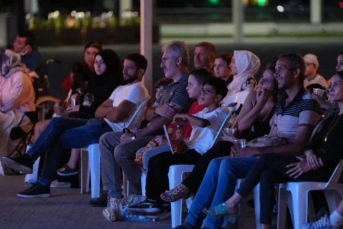 Kocaeli Büyükşehir’den Yaz Neşesi: Fuarpark ve Milli İrade’de Konser ve Sinema Şöleni