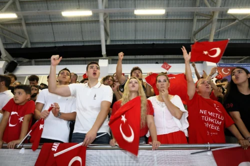 Kocaeli’de Sualtı Hokeyi Dünya Şampiyonası: Türkiye’den Çifte Gurur!
Türkiye Sualtı Hokeyi Dünya Şampiyonu Oldu: U19 Erkeklerde Altın Madalya
Kocaeli Büyükşehir Belediyesi, Dünya Sualtı Hokeyi Şampiyonası’na Başarıyla Ev Sahipliği Yaptı
Sualtı Hokeyi Dünya Şampiyonası Sonuçları: Türkiye U19 Erkekler Şampiyon, U24 Kadınlar İkinci
Gebze’de Dünya Sualtı Hokeyi Şampiyonası Heyecanı Sona Erdi: Milli Takım Gururlandırdı