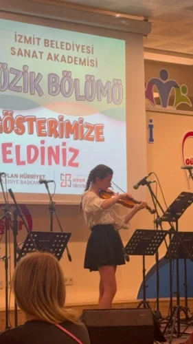 İzmit Belediyesi Sanat Akademisi Öğrencileri Kocaeli GSL’yi Dereceyle Kazandı