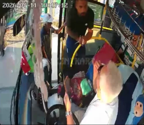 Kocaeli İzmit Halk Otobüsü Şoförüne Yasak Durak Tehdidi Kamerada