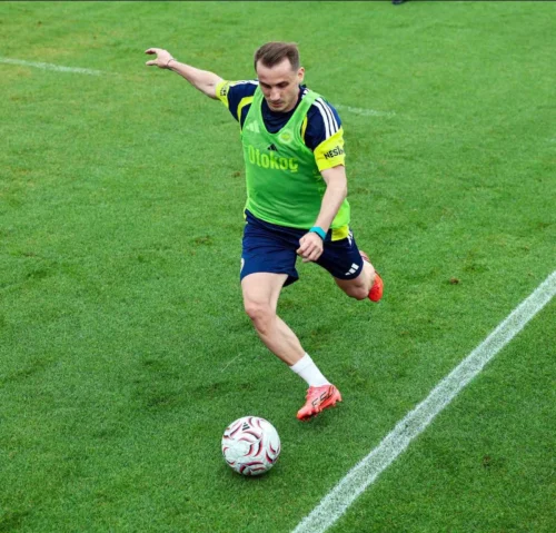 Fenerbahçe 2026-2027 Süper Lig Avusturya Kampı Başladı: İsmail Kartal ile İlk Antrenman