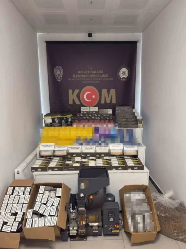 Kocaeli’de Kaçak Tütün Operasyonu: 1 Ton 160 Kg Tütün ve Makaron Ele Geçirildi, 2 Gözaltı
