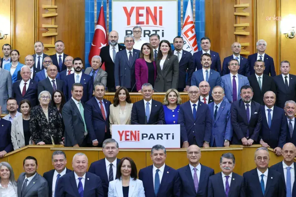 YENİ Parti İlk Grup Toplantısını Yaptı: YENİ Parti İlk Grup Toplantısını Yaptı:
