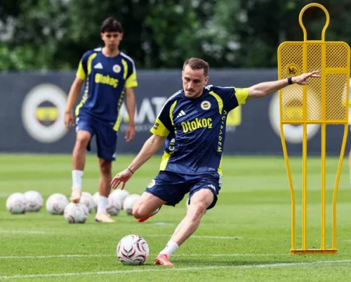 Fenerbahçe Avusturya Kampında Günün İlk İdmanını Tamamladı