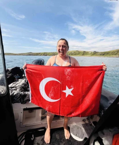 Melisa Uluarslan’dan Tarihi Başarı: Kuzey Kanalı’nı Geçen 3. Türk Kadın Açık Su Yüzücüsü