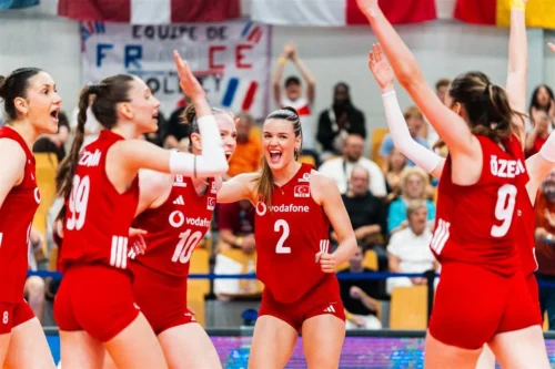U18 Kadın Milli Voleybol Takımı Avrupa İkincisi: Gümüş Madalya ve En İyiler