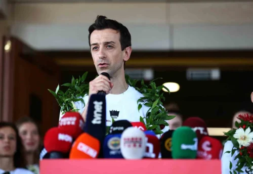 Filenin Sultanları VNL Şampiyonu Olarak Yurda Döndü: İstanbul’da Coşkulu Karşılama