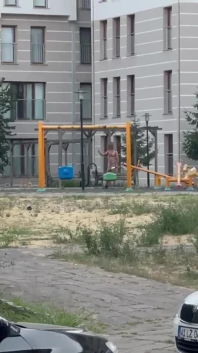 Kocaeli Gölcük’te Çocuk Parkında Bıçaklı Cinnet: Polis Şahsı Etkisiz Hale Getirdi