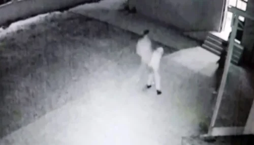 İzmit Cami İmamına Saldırı: Uygunsuz Davranışı Uyardı, Darp Edildi! O Anlar Kamerada