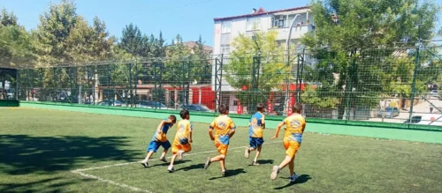 DERİNCE’DE FUTBOL YAZ SPOR OKULU COŞKUYLA BAŞLADI