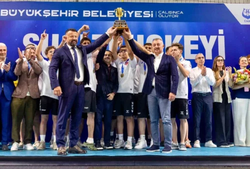 Kocaeli’de Sualtı Hokeyi Dünya Şampiyonası: Türkiye U19 Erkeklerde Şampiyon, U24 Kadınlarda Gümüş!
