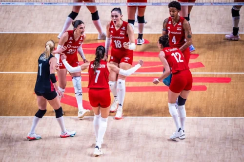 Filenin Sultanları Voleybol Milletler Ligi Finalinde! Çin’i 3-0 Yenen Millilerin Rakibi Brezilya