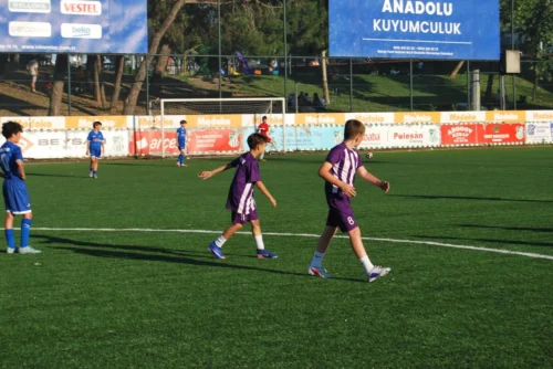 GEBZESPOR FUTBOL AKADEMİSİ İSTANBUL’DA ŞAMPİYON OLDU