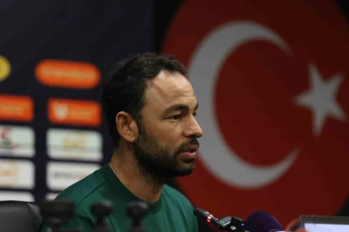Kocaelispor Amed SF’yi Mağlup Etti: Selçuk İnan’dan Taraftara Galibiyet Armağanı ve Transfer Gelişmeleri