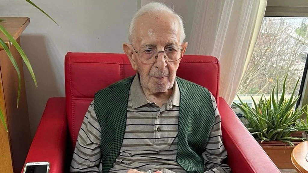 Dilovası Sanayisinin Canlı Şahidi Dr. Metin Eriş Hayatını Kaybetti Dilovası Sanayisinin Canlı Şahidi Dr. Metin Eriş Hayatını Kaybetti