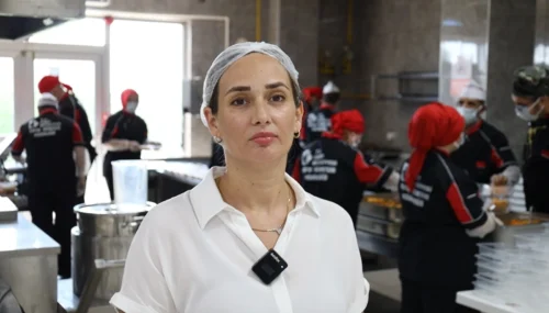 İzmit Belediyesi’nden İhtiyaç Sahiplerine Ücretsiz Sıcak Yemek Desteği