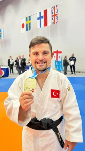 Kocaeli Kağıtspor’dan Dünya ve Avrupa Şampiyonlukları: Farklı Branşlarda Başarı Rekoru