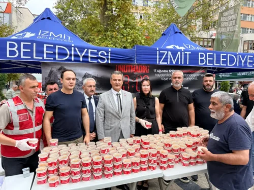 İzmit Belediyesi, 17 Ağustos 1999 Marmara Depremi Kayıplarını Helva ile Andı