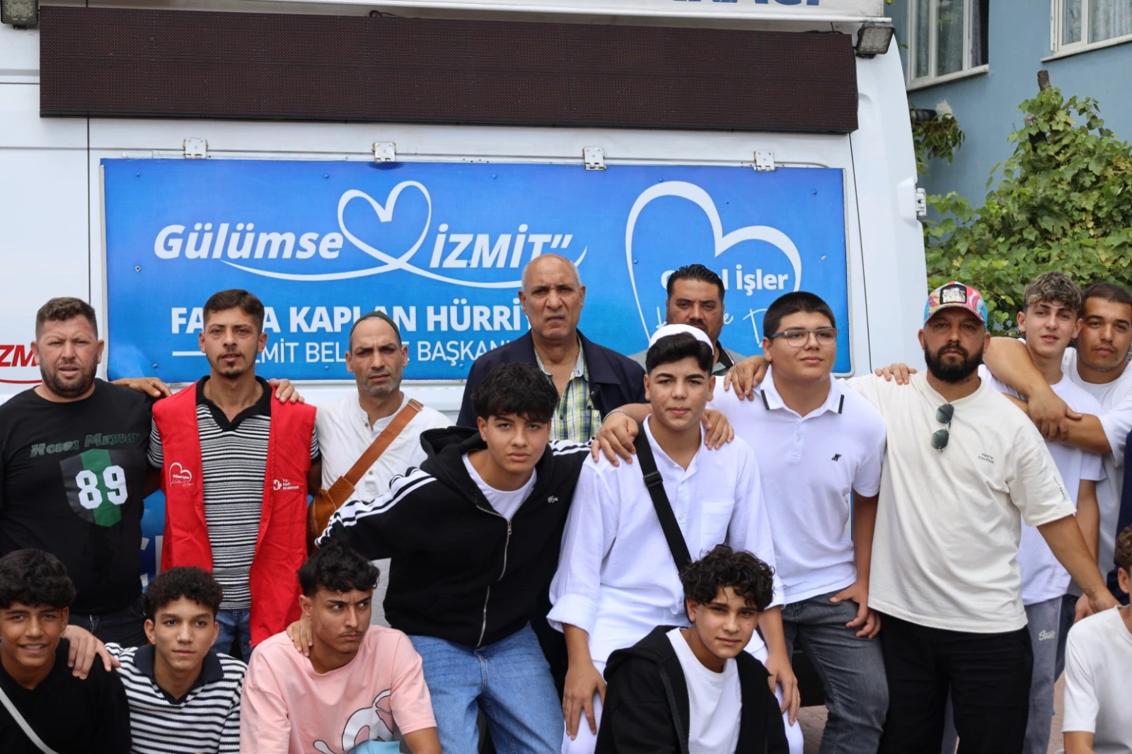 İzmit Belediyesi Umre Yolcularını Kutsal Topraklara Uğurladı