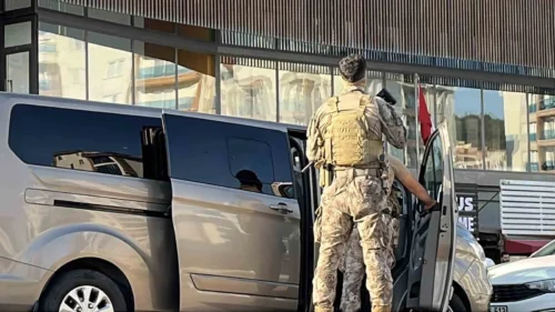 Kocaeli Gebze’de Özel Harekat Operasyonu: Polise Direnen Şüpheli Yaralı Yakalandı
