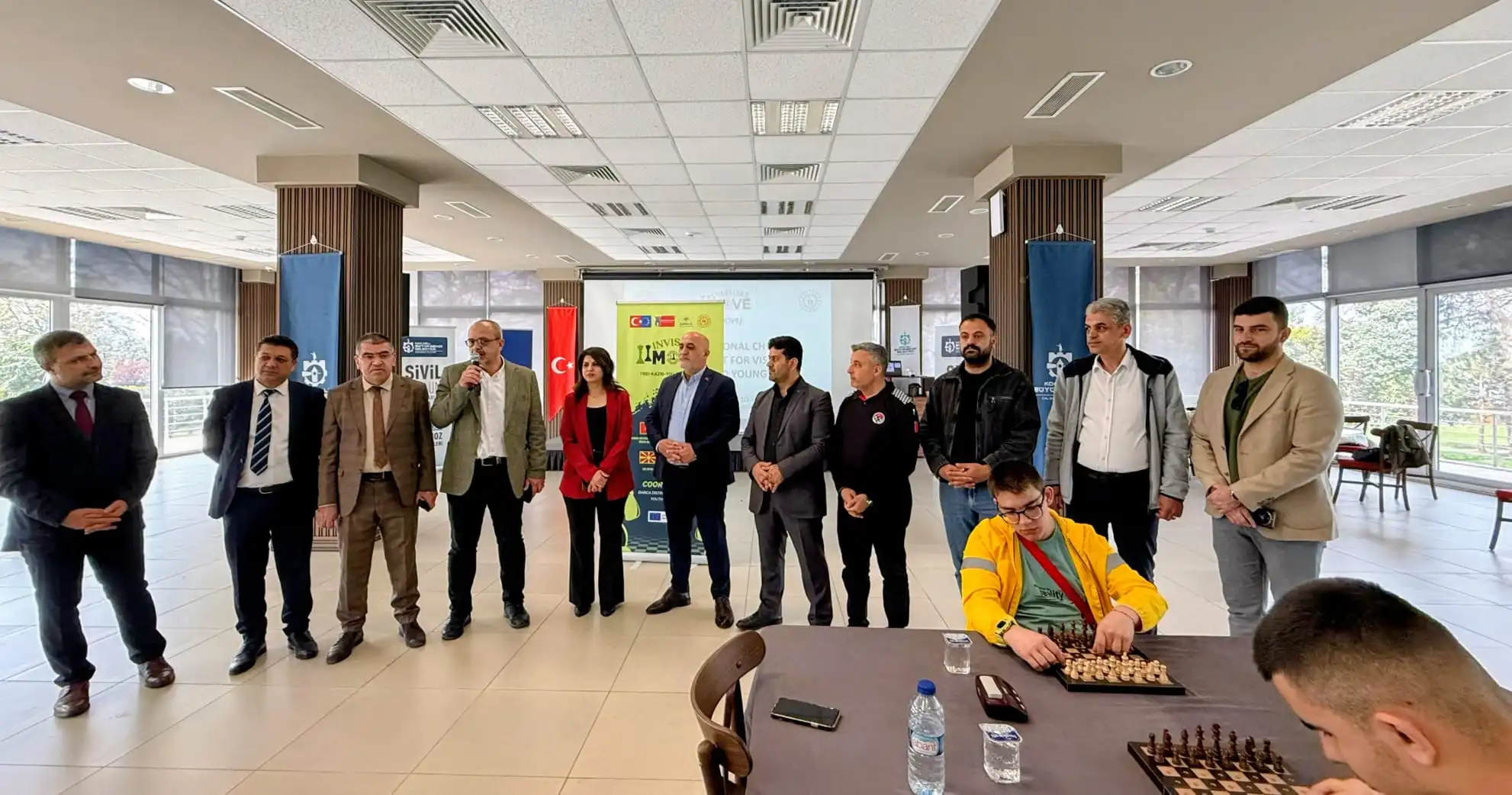 Görme Engelli Gençler Darıca'da Satrançla Dünyaya Açıldı Görme Engelli Gençler Darıca'da Satrançla Dünyaya Açıldı