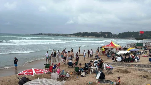 Kandıra Kumcağız Sahili’nde Ablasını Kurtarırken 19 Yaşındaki Genç Hayatını Kaybetti