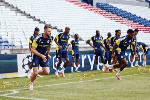 Fenerbahçe, UEFA Şampiyonlar Ligi Play-Off Lyon Maçı Hazırlıklarını Tamamladı