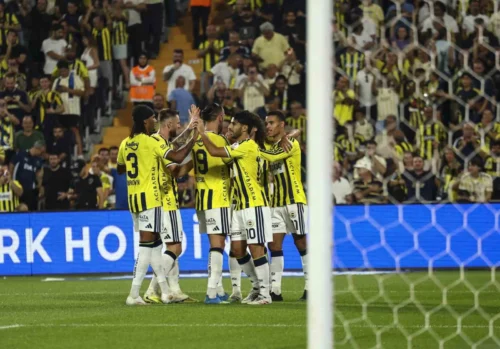Trendyol Süper Lig: Fenerbahçe Konyaspor’u 4-2 Yendi, Seri 5 Maça Çıktı