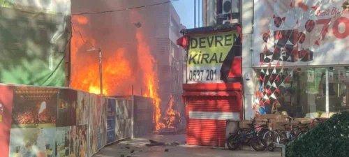 Kocaeli Gebze’de Konteyner Yangını Dehşeti: Alevler İşletmelere Sıçradı