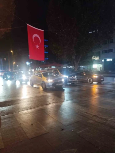 Fenerbahçe Şampiyonlar Ligi’nde! 18 Yıl Sonra Gelen Tarihi Zaferle Lyon’u Elediler, Bağdat Caddesi Yıkıldı