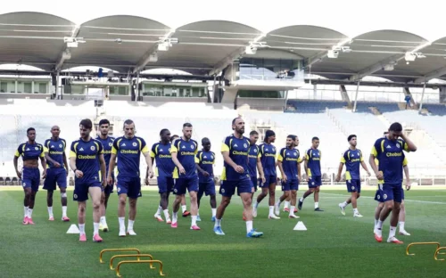 Fenerbahçe, Sturm Graz Maçı Öncesi Şampiyonlar Ligi Son Antrenmanını Tamamladı