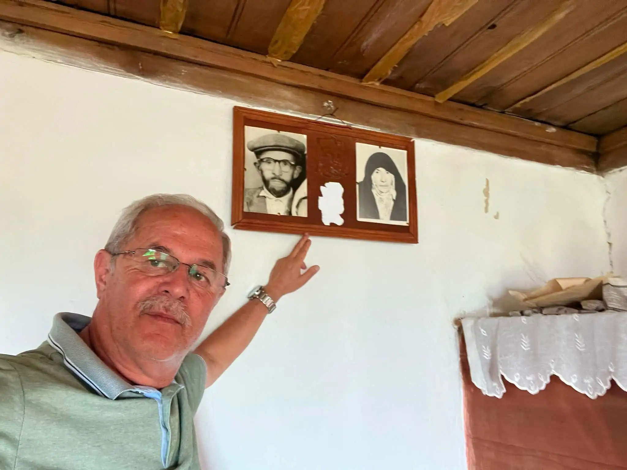 ANADOLUDA KÖYLER VE KÖY EVLERİNDE TARİHİ TANIKLIK EDEN SİYAH BEYAZ FOTOĞRAFLAR BELGESEL TADINDA CANLI YAYINDA ANADOLUDA KÖYLER VE KÖY EVLERİNDE TARİHİ TANIKLIK EDEN SİYAH BEYAZ FOTOĞRAFLAR BELGESEL TADINDA CANLI YAYINDA