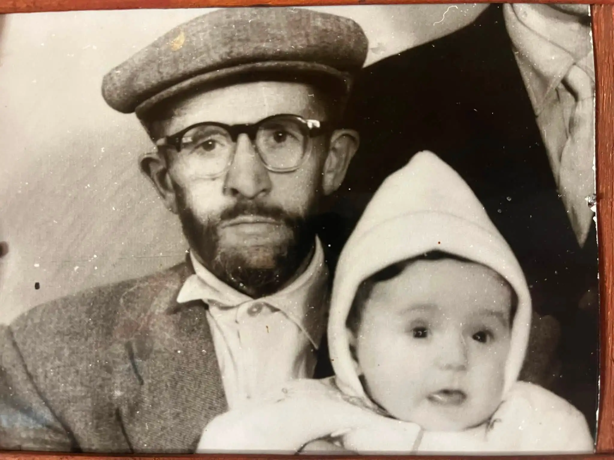 ANADOLUDA KÖYLER VE KÖY EVLERİNDE TARİHİ TANIKLIK EDEN SİYAH BEYAZ FOTOĞRAFLAR BELGESEL TADINDA CANLI YAYINDA ANADOLUDA KÖYLER VE KÖY EVLERİNDE TARİHİ TANIKLIK EDEN SİYAH BEYAZ FOTOĞRAFLAR BELGESEL TADINDA CANLI YAYINDA