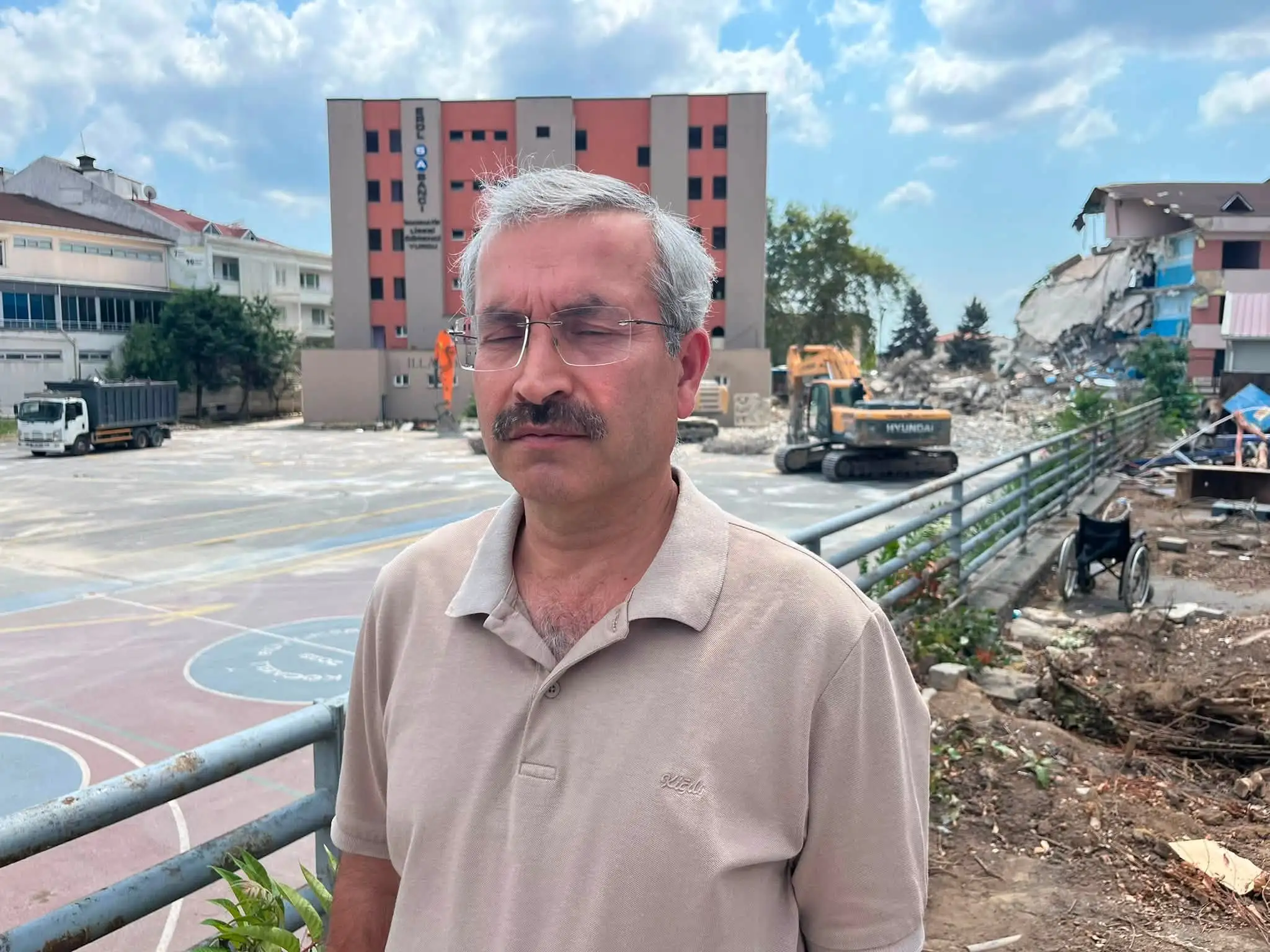 GEBZE TARİHİNE TANIKLIK ETMİŞ KAYMAKAMLIK VE İMAM HATİP LİSESİ BİNALARININ YIKILIŞI KOCAELİ HABER PORTALI VE GEBZE GAZETESİ CANLI YAYININDA GEBZE TARİHİNE TANIKLIK ETMİŞ KAYMAKAMLIK VE İMAM HATİP LİSESİ BİNALARININ YIKILIŞI KOCAELİ HABER PORTALI VE GEBZE GAZETESİ CANLI YAYININDA