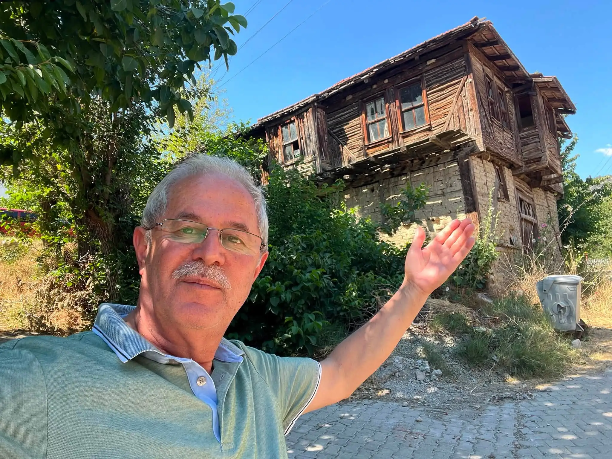 ANADOLUDA KÖYLER VE KÖY EVLERİNDE TARİHİ TANIKLIK EDEN SİYAH BEYAZ FOTOĞRAFLAR BELGESEL TADINDA CANLI YAYINDA ANADOLUDA KÖYLER VE KÖY EVLERİNDE TARİHİ TANIKLIK EDEN SİYAH BEYAZ FOTOĞRAFLAR BELGESEL TADINDA CANLI YAYINDA