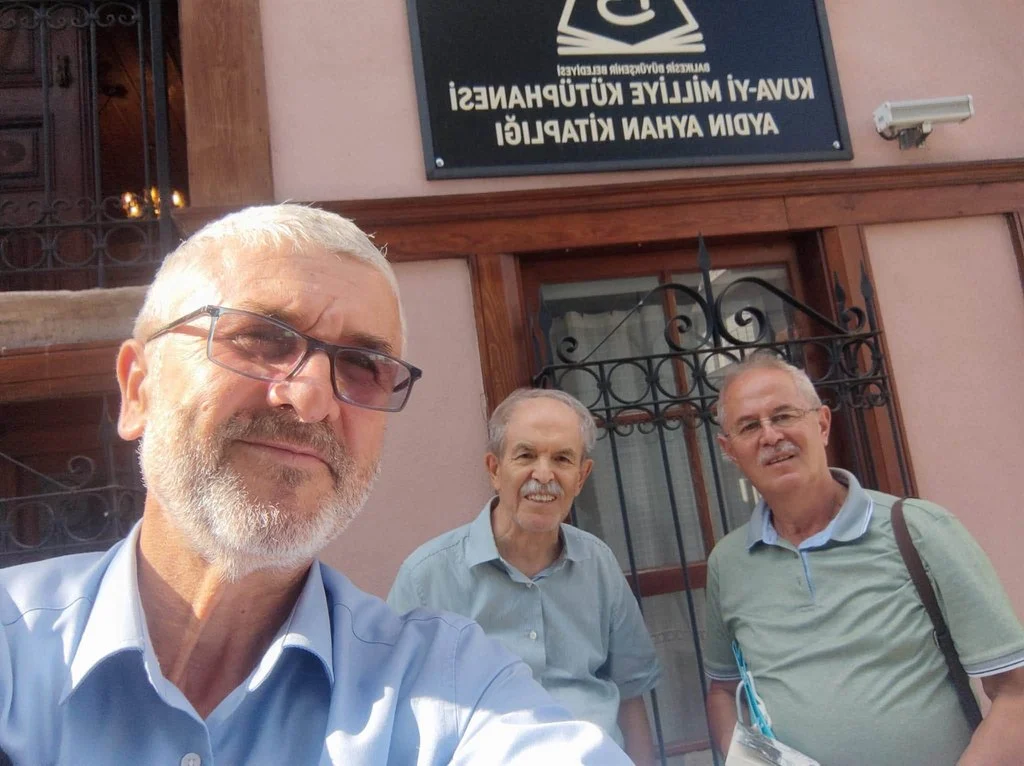 BALIKESİR’İN HAFIZASINI GELECEĞE TAŞIYAN AYDIN AYHAN İLE BELGESEL SÖYLEŞİ BALIKESİR’İN HAFIZASINI GELECEĞE TAŞIYAN AYDIN AYHAN İLE BELGESEL SÖYLEŞİ