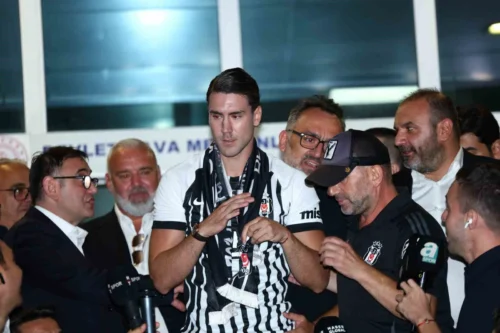 Beşiktaş, Dusan Vlahovic’i UEFA Avrupa Ligi Listesine Ekledi