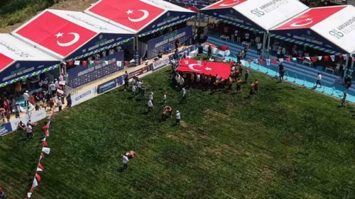11. Arnavutköy Yağlı Güreşleri: Başpehlivan Serdar Yıldırım Altın Kemeri Kazandı