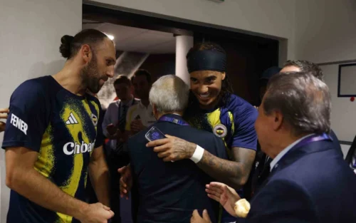 Fenerbahçe Şampiyonlar Ligi’nde! Aziz Yıldırım’dan Tarihi Kutlama