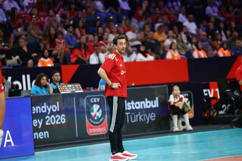 Santarelli’den Macaristan Galibiyetine Rağmen Sert Eleştiri: “Hiç Mutlu Değilim!”