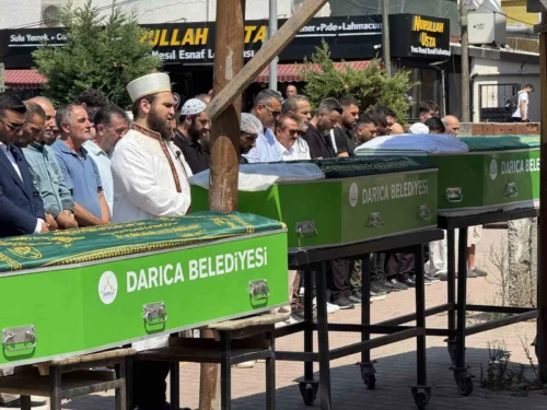 Kocaeli Darıca’da Denizde Ölü Bulunan Sakar Kardeşler Son Yolculuğuna Uğurlandı